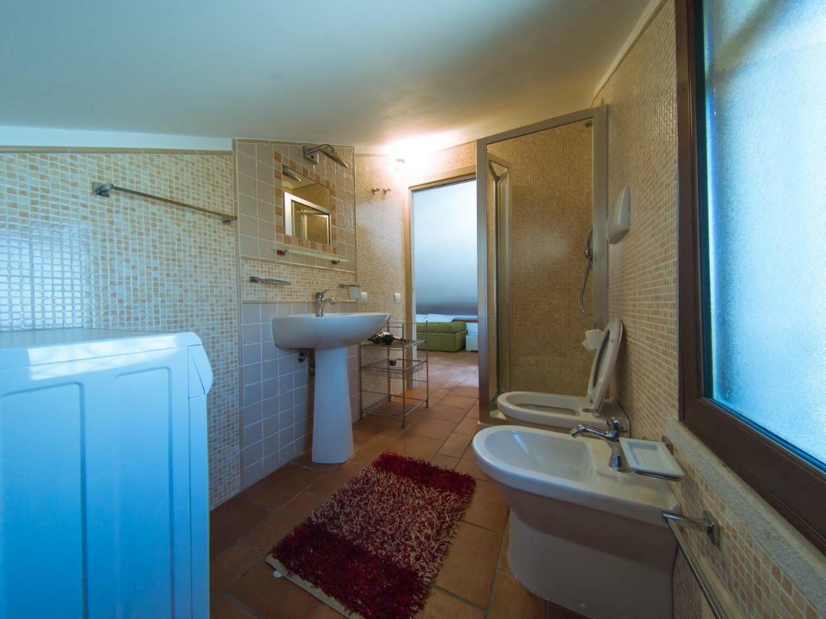Mansarda Con Vista Piscina Vila Campofelice Di Roccella Exterior foto